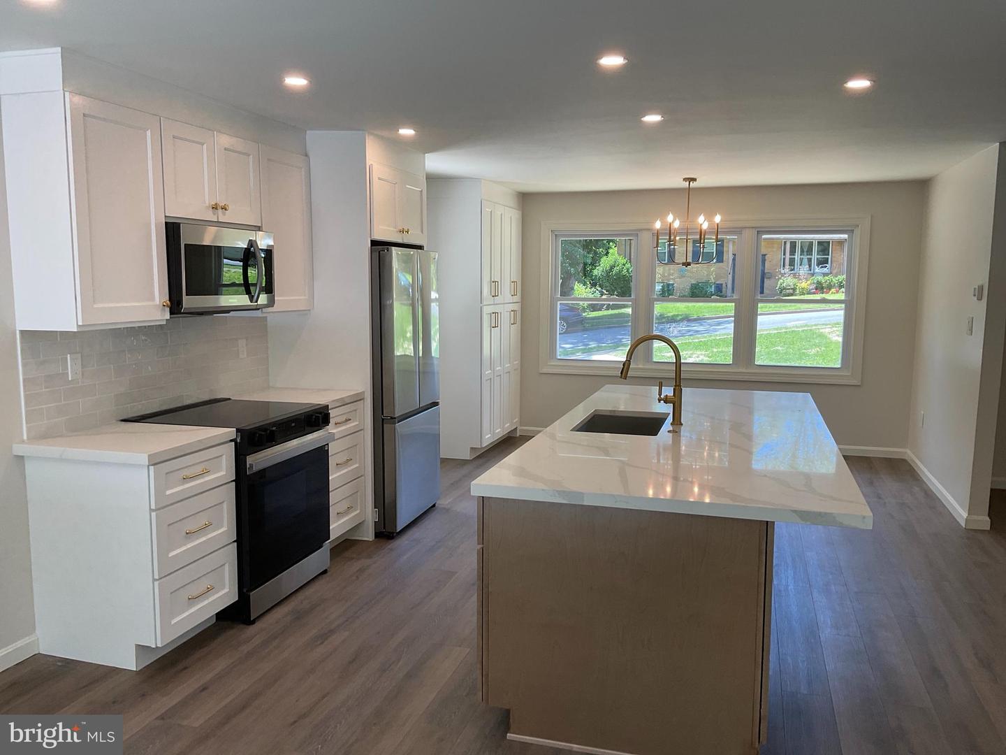 7804 ALBERTA CT, SPRINGFIELD, Virginia 22152, 5 Bedrooms Bedrooms, ,2 BathroomsBathrooms,Residential,For sale,7804 ALBERTA CT,VAFX2247808 MLS # VAFX2247808