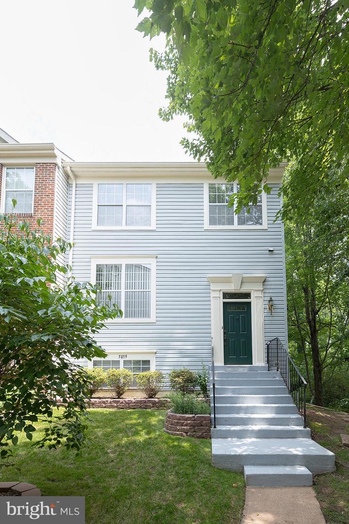 5819 STREAM POND CT, CENTREVILLE, Virginia 20120, 4 Bedrooms Bedrooms, ,3 BathroomsBathrooms,Residential,For sale,5819 STREAM POND CT,VAFX2247826 MLS # VAFX2247826
