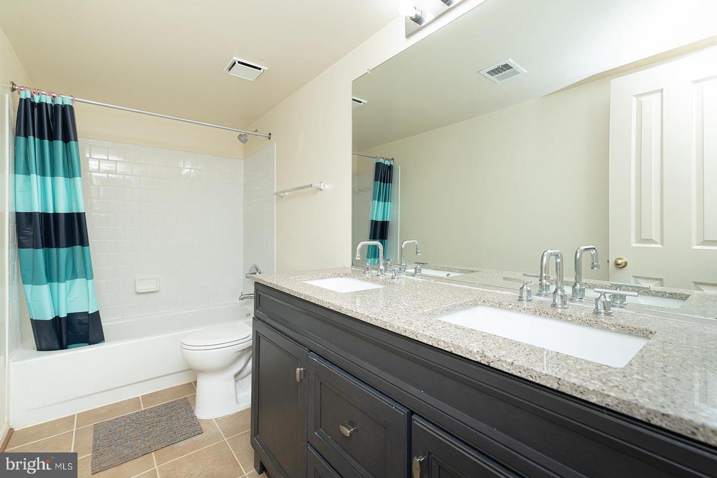 5819 STREAM POND CT, CENTREVILLE, Virginia 20120, 4 Bedrooms Bedrooms, ,3 BathroomsBathrooms,Residential,For sale,5819 STREAM POND CT,VAFX2247826 MLS # VAFX2247826