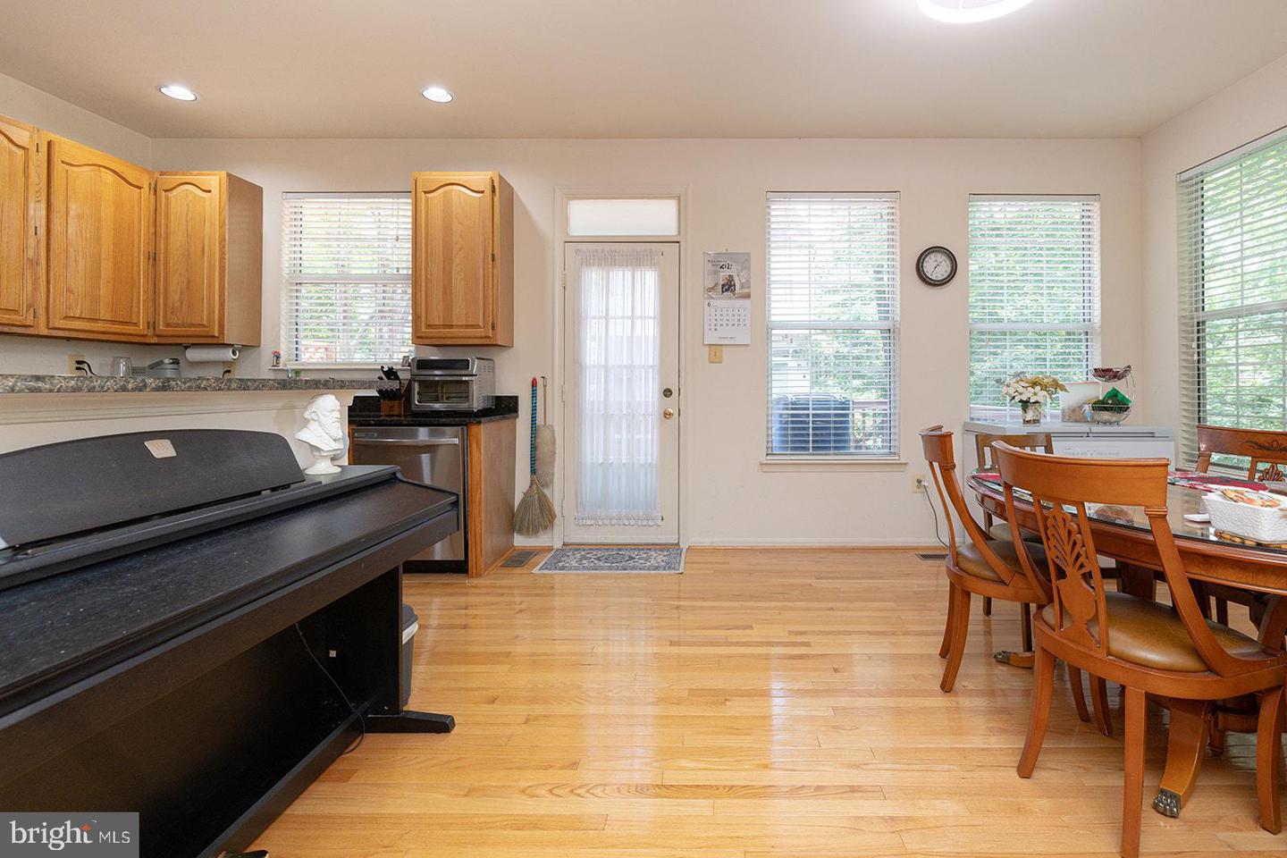 5819 STREAM POND CT, CENTREVILLE, Virginia 20120, 4 Bedrooms Bedrooms, ,3 BathroomsBathrooms,Residential,For sale,5819 STREAM POND CT,VAFX2247826 MLS # VAFX2247826