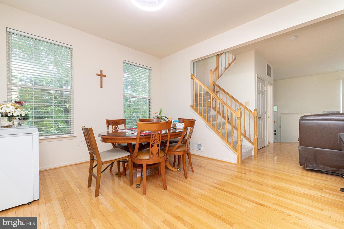 5819 STREAM POND CT, CENTREVILLE, Virginia 20120, 4 Bedrooms Bedrooms, ,3 BathroomsBathrooms,Residential,For sale,5819 STREAM POND CT,VAFX2247826 MLS # VAFX2247826