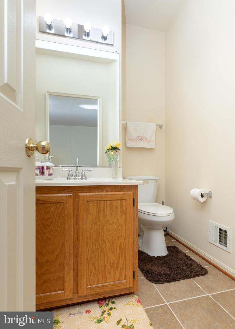 5819 STREAM POND CT, CENTREVILLE, Virginia 20120, 4 Bedrooms Bedrooms, ,3 BathroomsBathrooms,Residential,For sale,5819 STREAM POND CT,VAFX2247826 MLS # VAFX2247826