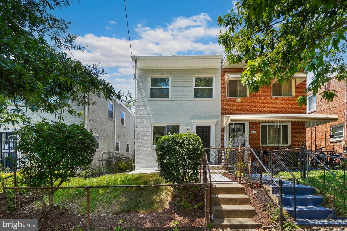 4224 SOUTHERN AVE SE, WASHINGTON, District Of Columbia 20019, 3 Bedrooms Bedrooms, ,2 BathroomsBathrooms,Residential,For sale,4224 SOUTHERN AVE SE,DCDC2206106 MLS # DCDC2206106