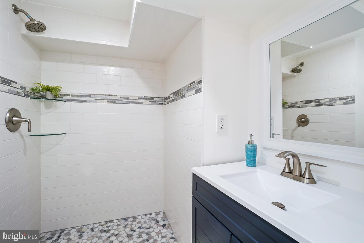 4224 SOUTHERN AVE SE, WASHINGTON, District Of Columbia 20019, 3 Bedrooms Bedrooms, ,2 BathroomsBathrooms,Residential,For sale,4224 SOUTHERN AVE SE,DCDC2206106 MLS # DCDC2206106