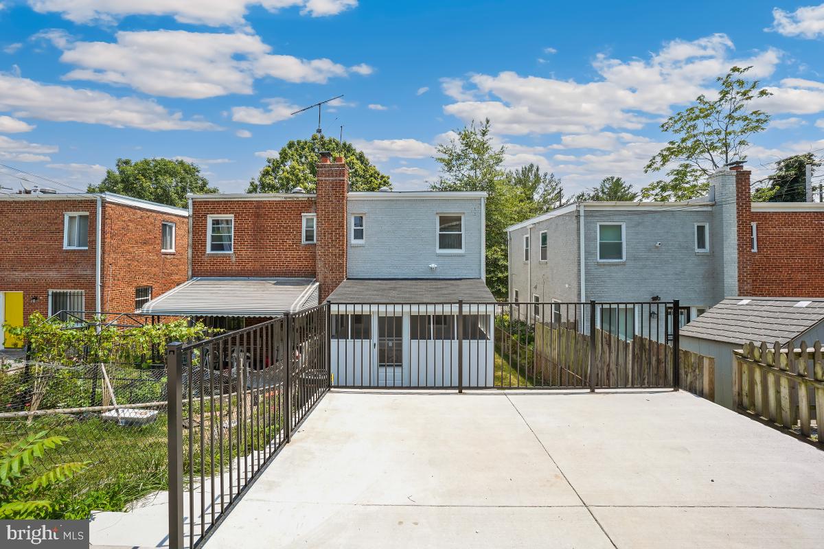 4224 SOUTHERN AVE SE, WASHINGTON, District Of Columbia 20019, 3 Bedrooms Bedrooms, ,2 BathroomsBathrooms,Residential,For sale,4224 SOUTHERN AVE SE,DCDC2206106 MLS # DCDC2206106