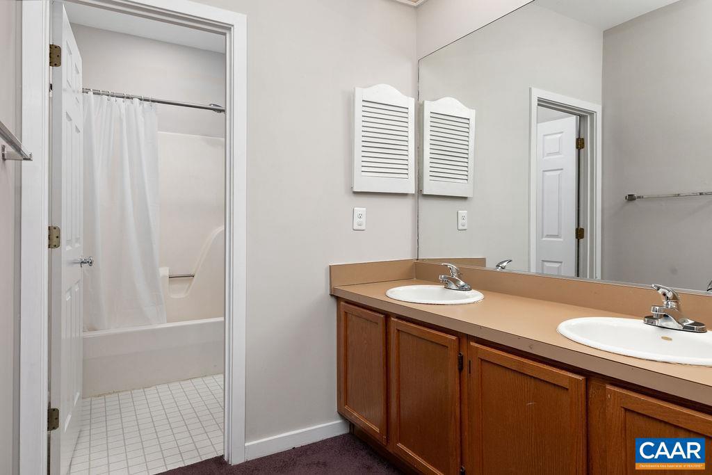 18 BRIARWOOD LN, WINTERGREEN RESORT, Virginia 22967, 2 Bedrooms Bedrooms, ,2 BathroomsBathrooms,Residential,For sale,18 BRIARWOOD LN,665791 MLS # 665791