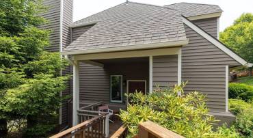 18 BRIARWOOD LN, WINTERGREEN RESORT, Virginia 22967, 2 Bedrooms Bedrooms, ,2 BathroomsBathrooms,Residential,For sale,18 BRIARWOOD LN,665791 MLS # 665791