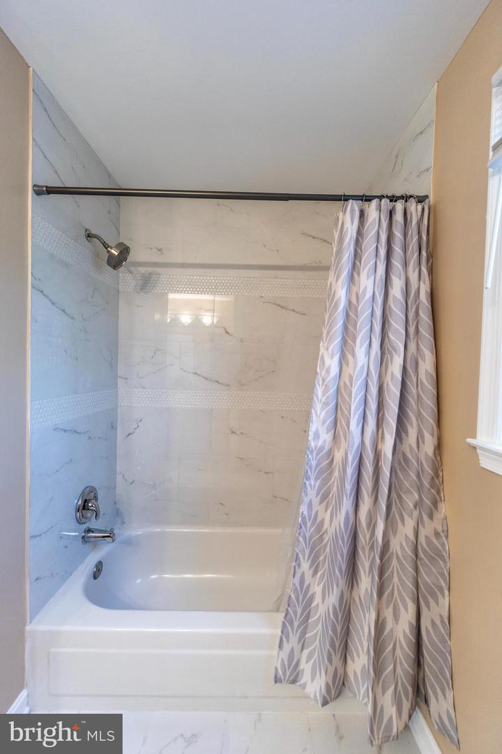 11102 BOWEN AVE, GREAT FALLS, Virginia 22066, 4 Bedrooms Bedrooms, ,3 BathroomsBathrooms,Residential,For sale,11102 BOWEN AVE,VAFX2247882 MLS # VAFX2247882