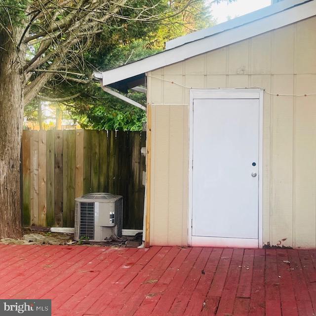 158 N COTTAGE RD, STERLING, Virginia 20164, 4 Bedrooms Bedrooms, ,2 BathroomsBathrooms,Residential,For sale,158 N COTTAGE RD,VALO2090206 MLS # VALO2090206