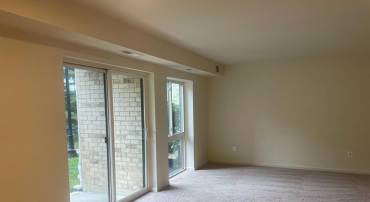 6139 EDSALL RD #A, ALEXANDRIA, Virginia 22304, 1 Bedroom Bedrooms, ,1 BathroomBathrooms,Residential,For sale,6139 EDSALL RD #A,VAAX2042886 MLS # VAAX2042886
