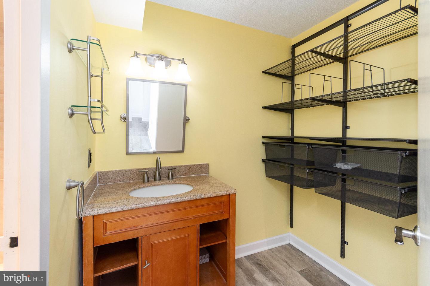 2500 N VAN DORN ST #916, ALEXANDRIA, Virginia 22302, ,1 BathroomBathrooms,Residential,For sale,2500 N VAN DORN ST #916,VAAX2043330 MLS # VAAX2043330