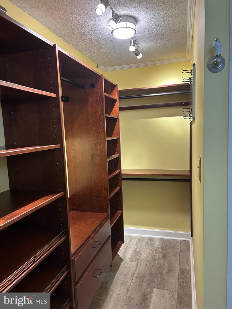 2500 N VAN DORN ST #916, ALEXANDRIA, Virginia 22302, ,1 BathroomBathrooms,Residential,For sale,2500 N VAN DORN ST #916,VAAX2043330 MLS # VAAX2043330