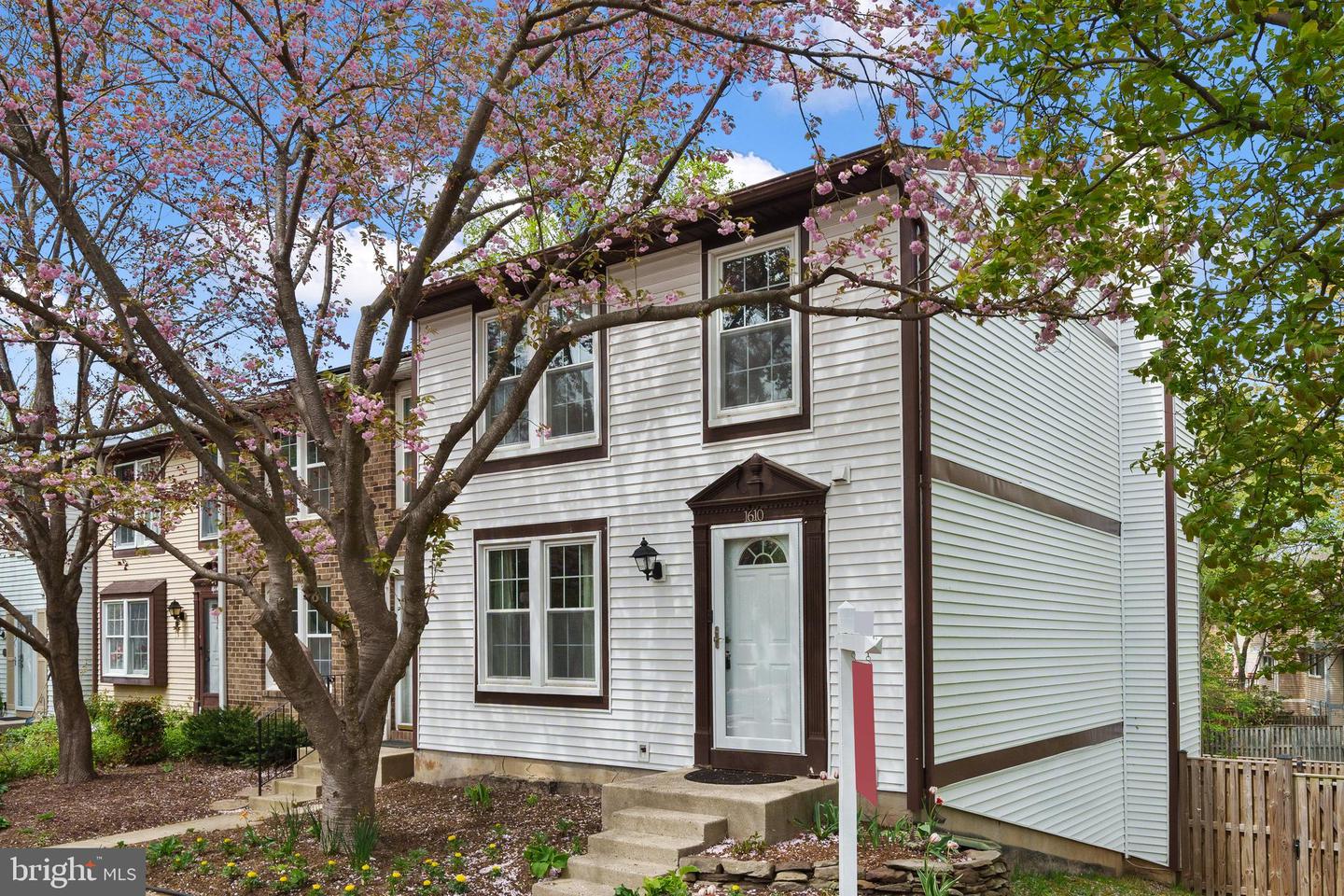 1610 SIERRA WOODS DR, RESTON, Virginia 20194, 3 Bedrooms Bedrooms, ,2 BathroomsBathrooms,Residential,For sale,1610 SIERRA WOODS DR,VAFX2233922 MLS # VAFX2233922