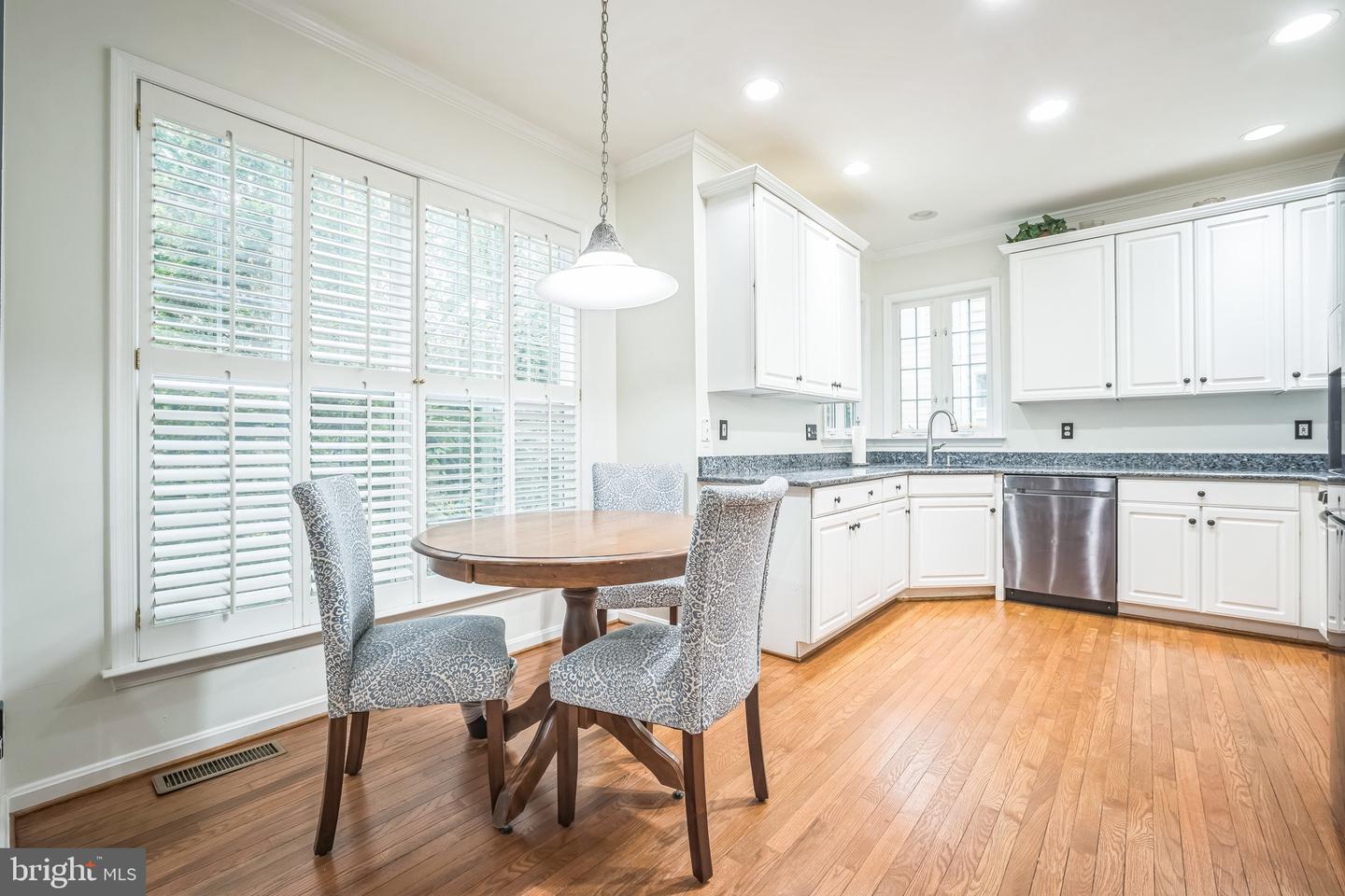 25423 PLANTING FIELD DR, CHANTILLY, Virginia 20152, 5 Bedrooms Bedrooms, ,3 BathroomsBathrooms,Residential,For sale,25423 PLANTING FIELD DR,VALO2096410 MLS # VALO2096410