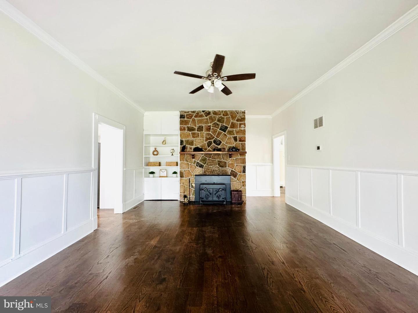 716 VILLA AVE, FRONT ROYAL, Virginia 22630, 4 Bedrooms Bedrooms, ,3 BathroomsBathrooms,Residential,For sale,716 VILLA AVE,VAWR2011388 MLS # VAWR2011388