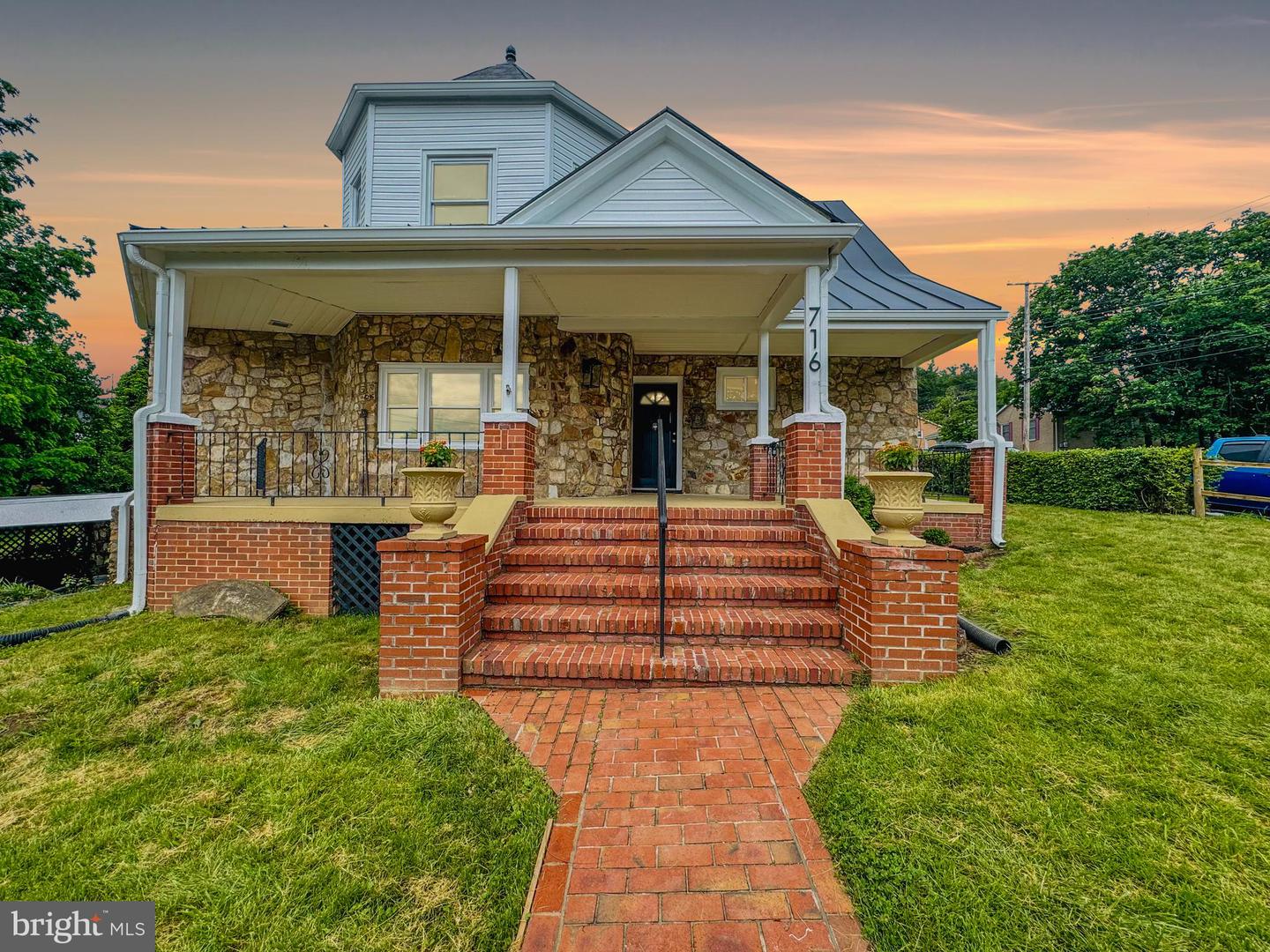 716 VILLA AVE, FRONT ROYAL, Virginia 22630, 4 Bedrooms Bedrooms, ,3 BathroomsBathrooms,Residential,For sale,716 VILLA AVE,VAWR2011388 MLS # VAWR2011388