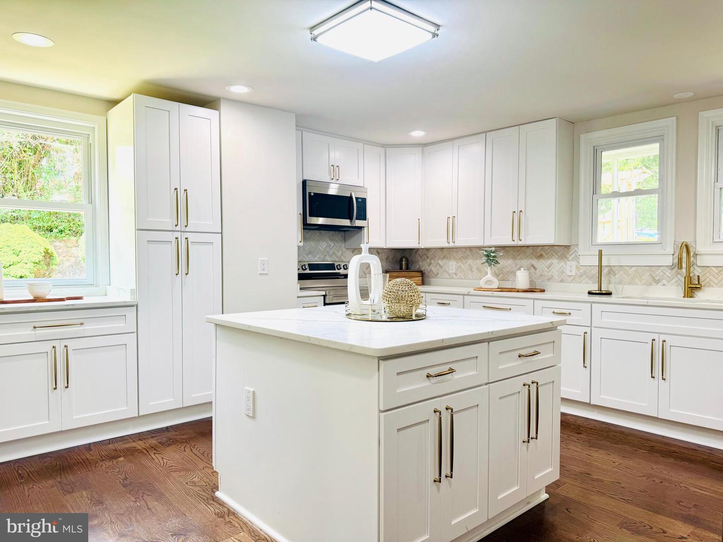 716 VILLA AVE, FRONT ROYAL, Virginia 22630, 4 Bedrooms Bedrooms, ,3 BathroomsBathrooms,Residential,For sale,716 VILLA AVE,VAWR2011388 MLS # VAWR2011388