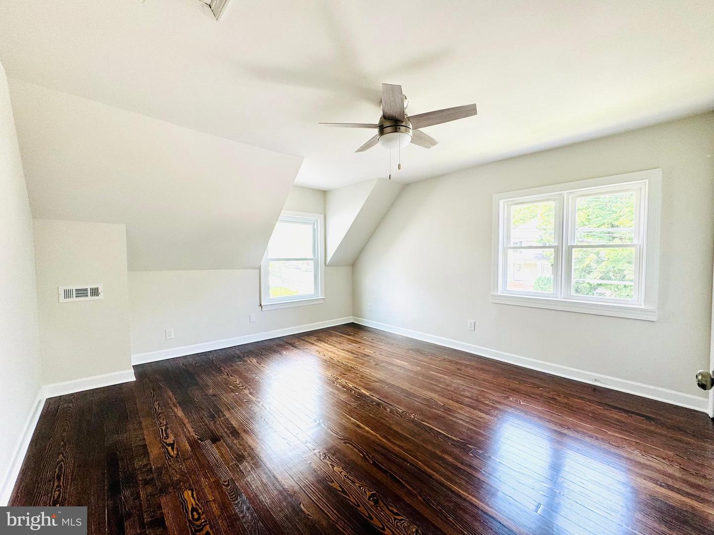 716 VILLA AVE, FRONT ROYAL, Virginia 22630, 4 Bedrooms Bedrooms, ,3 BathroomsBathrooms,Residential,For sale,716 VILLA AVE,VAWR2011388 MLS # VAWR2011388