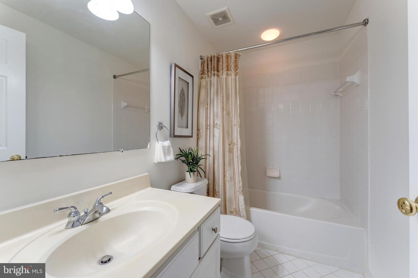 12691 FOX WOODS DR, HERNDON, Virginia 20171, 4 Bedrooms Bedrooms, ,4 BathroomsBathrooms,Residential,For sale,12691 FOX WOODS DR,VAFX2245616 MLS # VAFX2245616