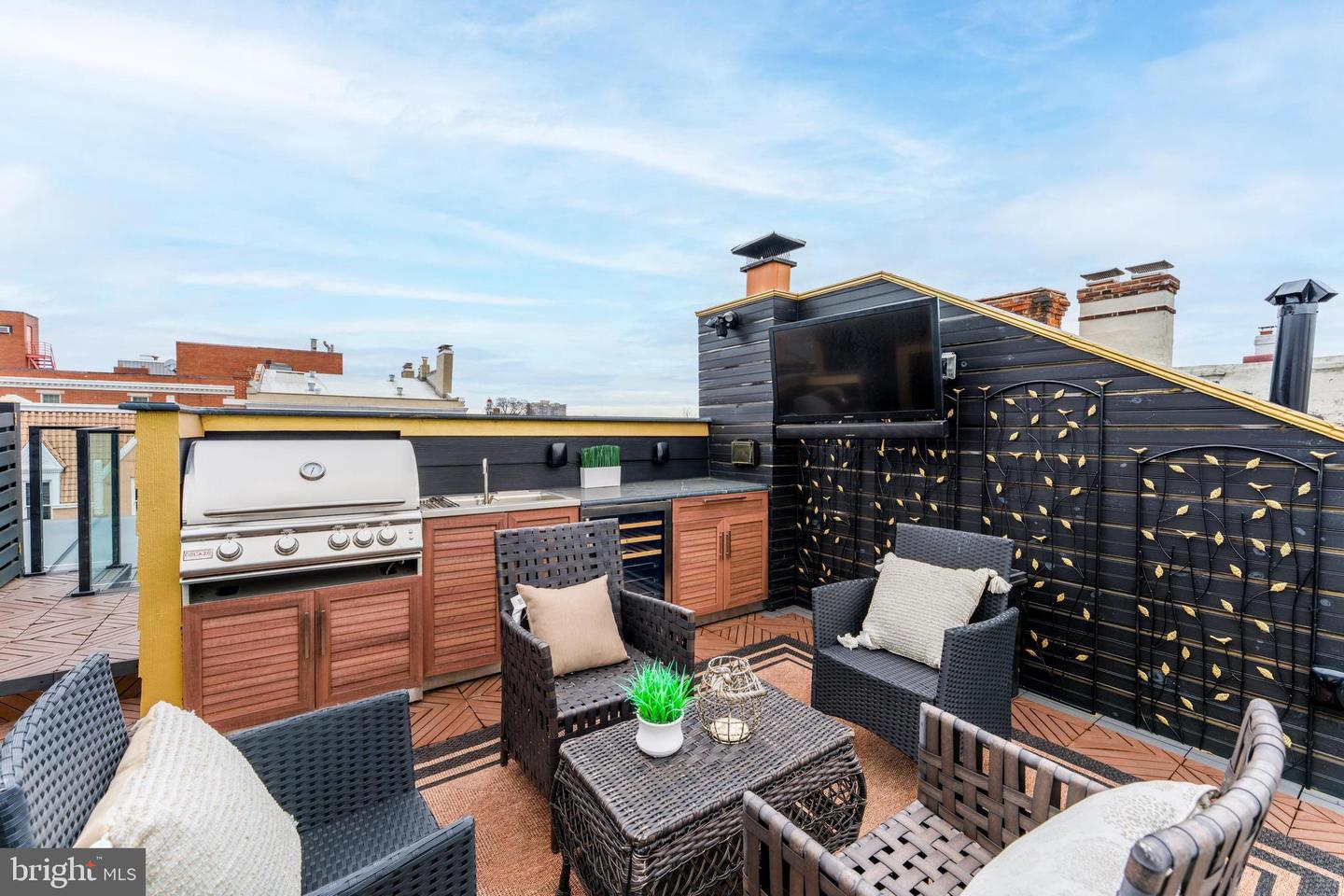 810 PRINCE ST, ALEXANDRIA, Virginia 22314, 6 Bedrooms Bedrooms, ,4 BathroomsBathrooms,Residential,For sale,810 PRINCE ST,VAAX2046252 MLS # VAAX2046252