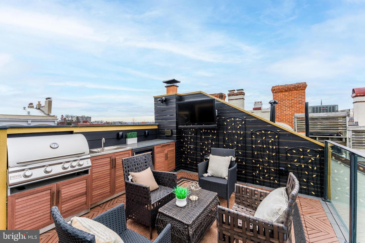 810 PRINCE ST, ALEXANDRIA, Virginia 22314, 6 Bedrooms Bedrooms, ,4 BathroomsBathrooms,Residential,For sale,810 PRINCE ST,VAAX2046252 MLS # VAAX2046252