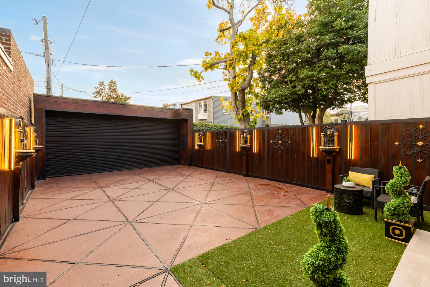 810 PRINCE ST, ALEXANDRIA, Virginia 22314, 5 Bedrooms Bedrooms, 17 Rooms Rooms,4 BathroomsBathrooms,Residential,For sale,810 PRINCE ST,VAAX2046252 MLS # VAAX2046252