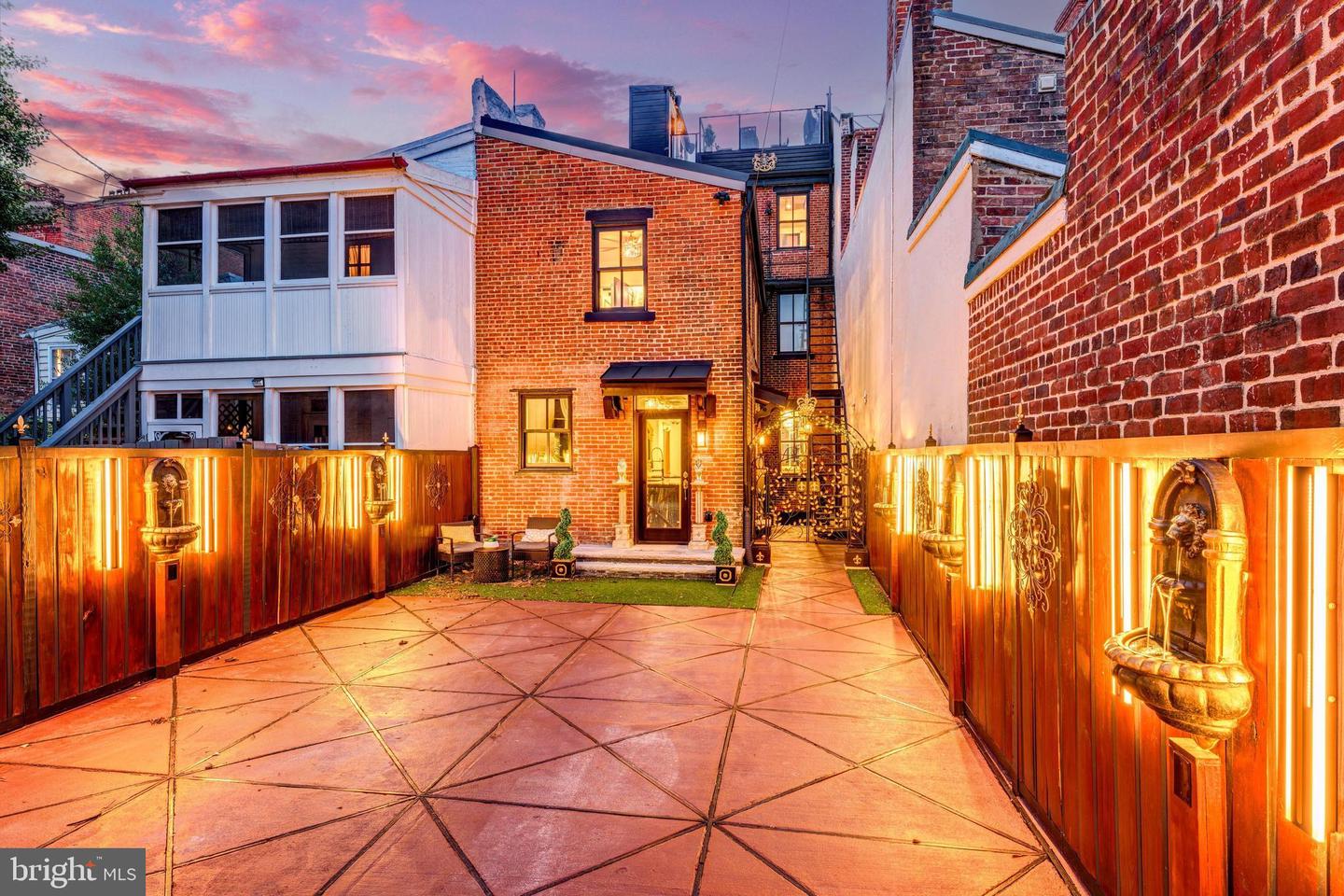 810 PRINCE ST, ALEXANDRIA, Virginia 22314, 5 Bedrooms Bedrooms, 17 Rooms Rooms,4 BathroomsBathrooms,Residential,For sale,810 PRINCE ST,VAAX2046252 MLS # VAAX2046252