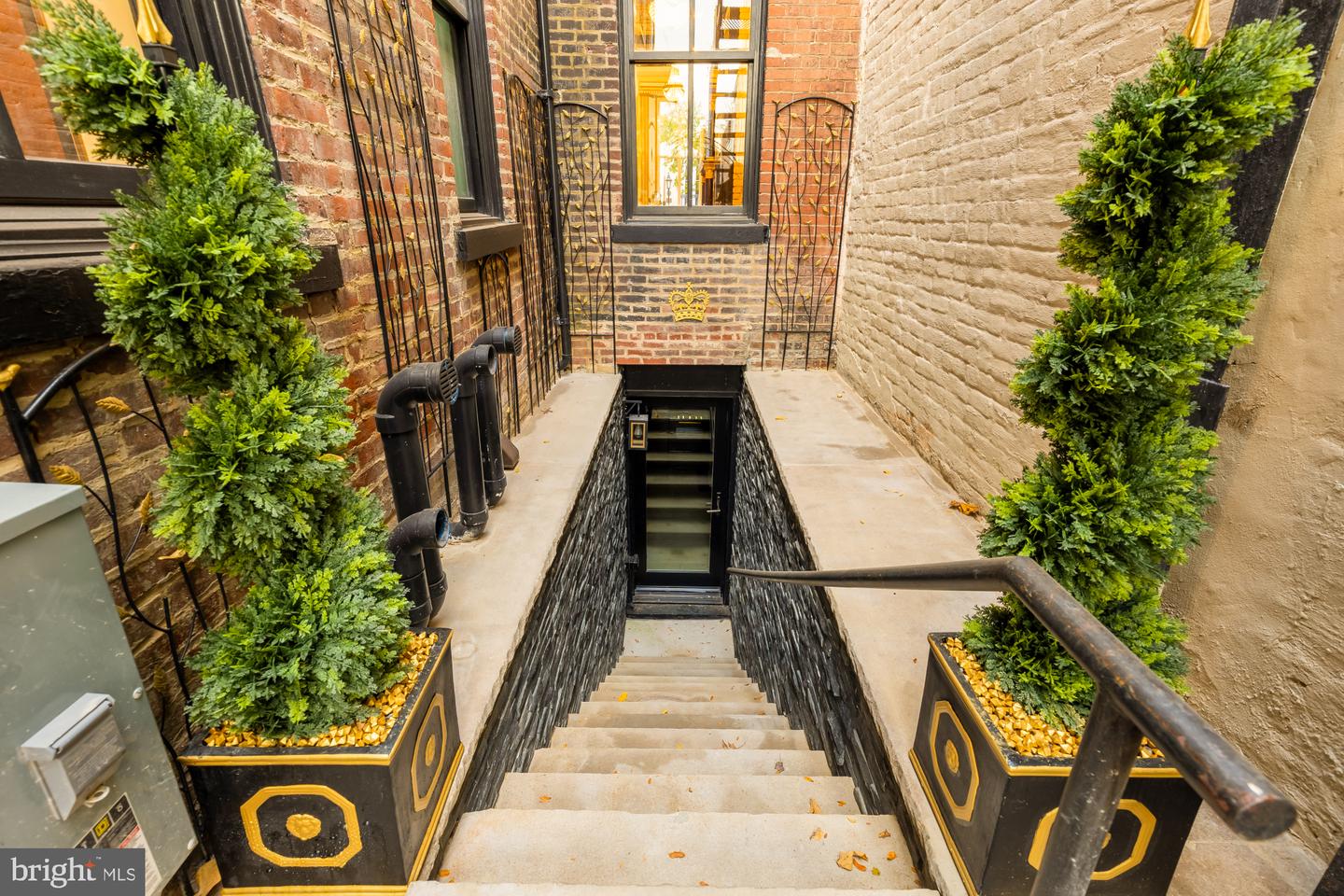 810 PRINCE ST, ALEXANDRIA, Virginia 22314, 6 Bedrooms Bedrooms, ,4 BathroomsBathrooms,Residential,For sale,810 PRINCE ST,VAAX2046252 MLS # VAAX2046252