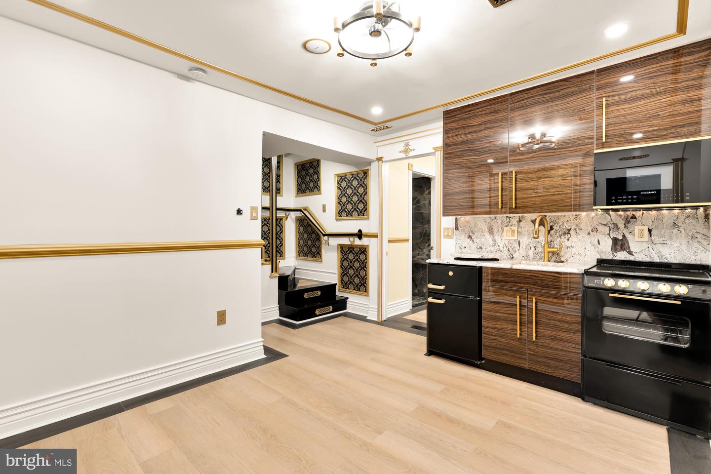 810 PRINCE ST, ALEXANDRIA, Virginia 22314, 6 Bedrooms Bedrooms, ,4 BathroomsBathrooms,Residential,For sale,810 PRINCE ST,VAAX2046252 MLS # VAAX2046252