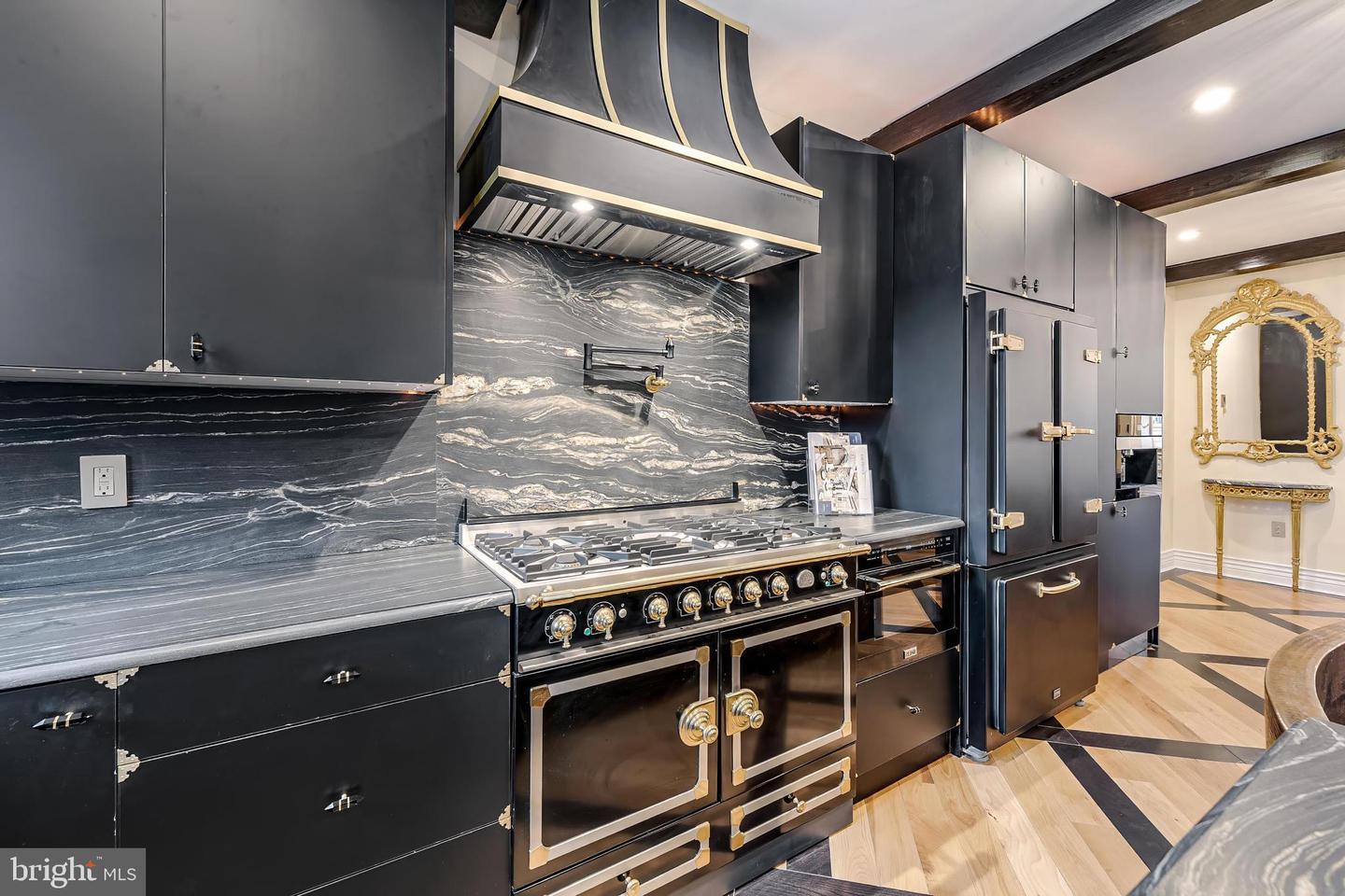 810 PRINCE ST, ALEXANDRIA, Virginia 22314, 6 Bedrooms Bedrooms, ,4 BathroomsBathrooms,Residential,For sale,810 PRINCE ST,VAAX2046252 MLS # VAAX2046252