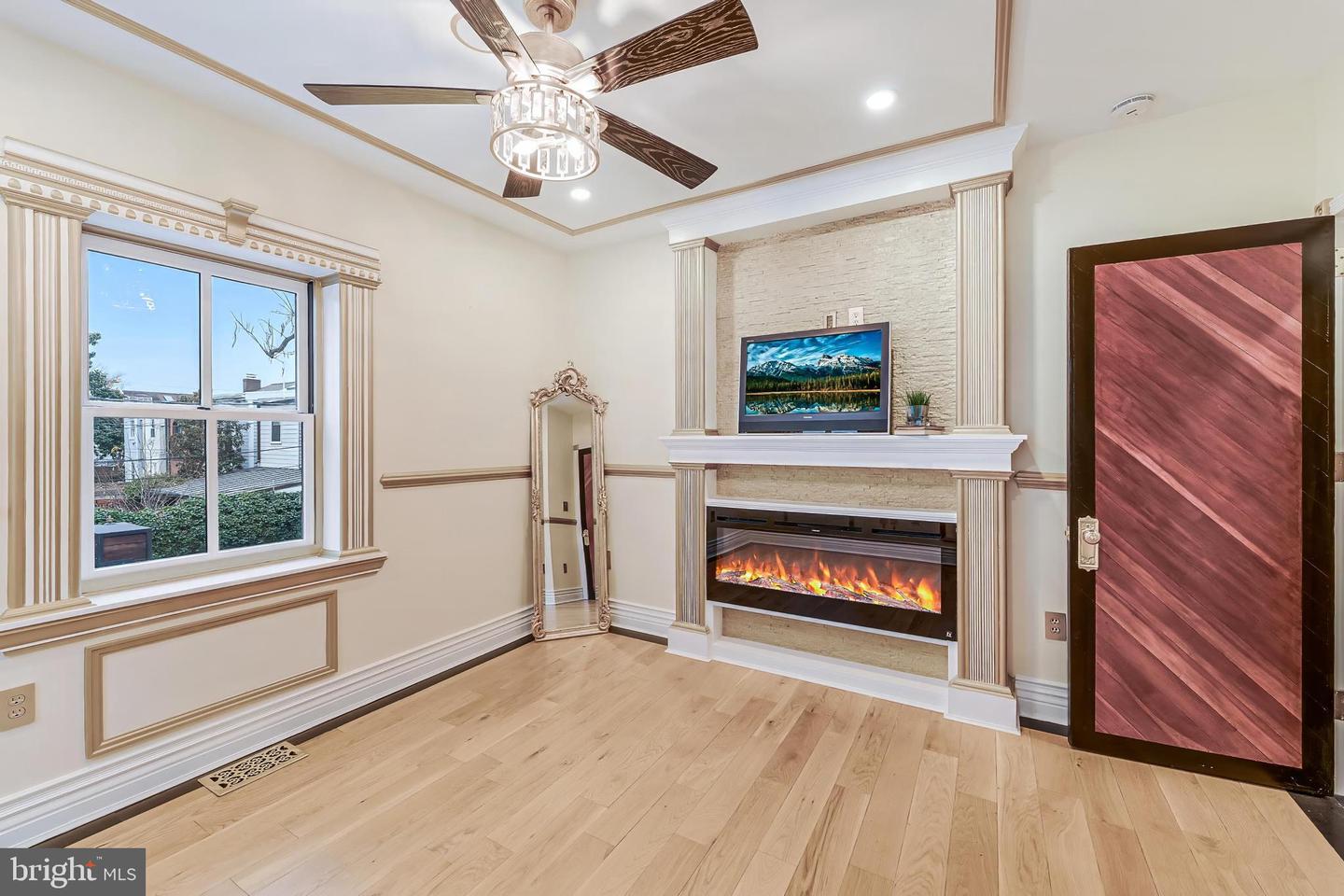 810 PRINCE ST, ALEXANDRIA, Virginia 22314, 6 Bedrooms Bedrooms, ,4 BathroomsBathrooms,Residential,For sale,810 PRINCE ST,VAAX2046252 MLS # VAAX2046252