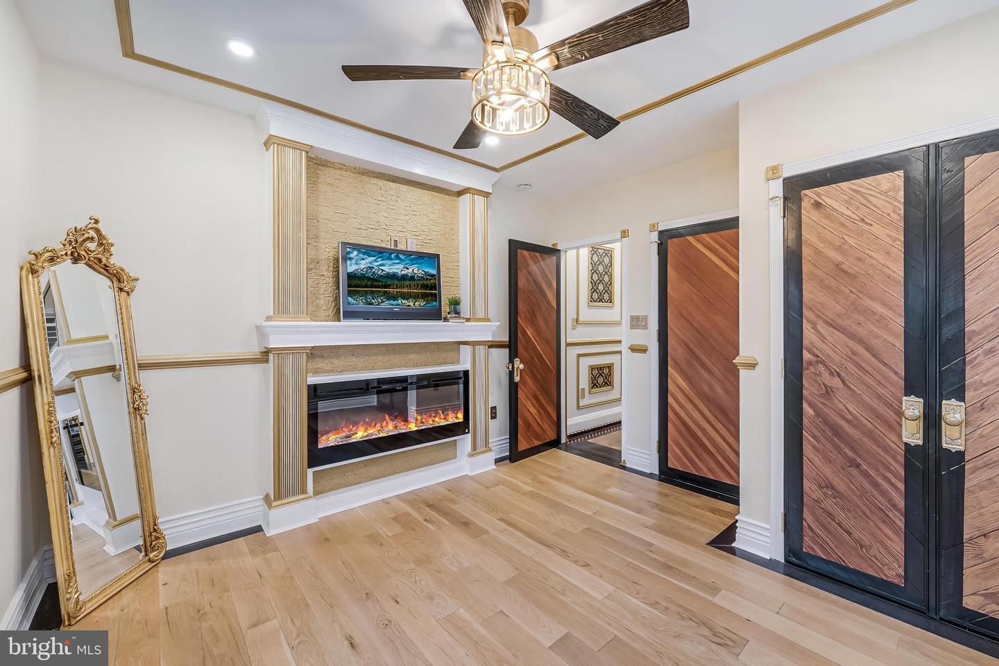 810 PRINCE ST, ALEXANDRIA, Virginia 22314, 6 Bedrooms Bedrooms, ,4 BathroomsBathrooms,Residential,For sale,810 PRINCE ST,VAAX2046252 MLS # VAAX2046252