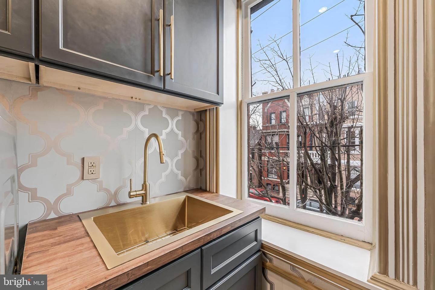 810 PRINCE ST, ALEXANDRIA, Virginia 22314, 6 Bedrooms Bedrooms, ,4 BathroomsBathrooms,Residential,For sale,810 PRINCE ST,VAAX2046252 MLS # VAAX2046252