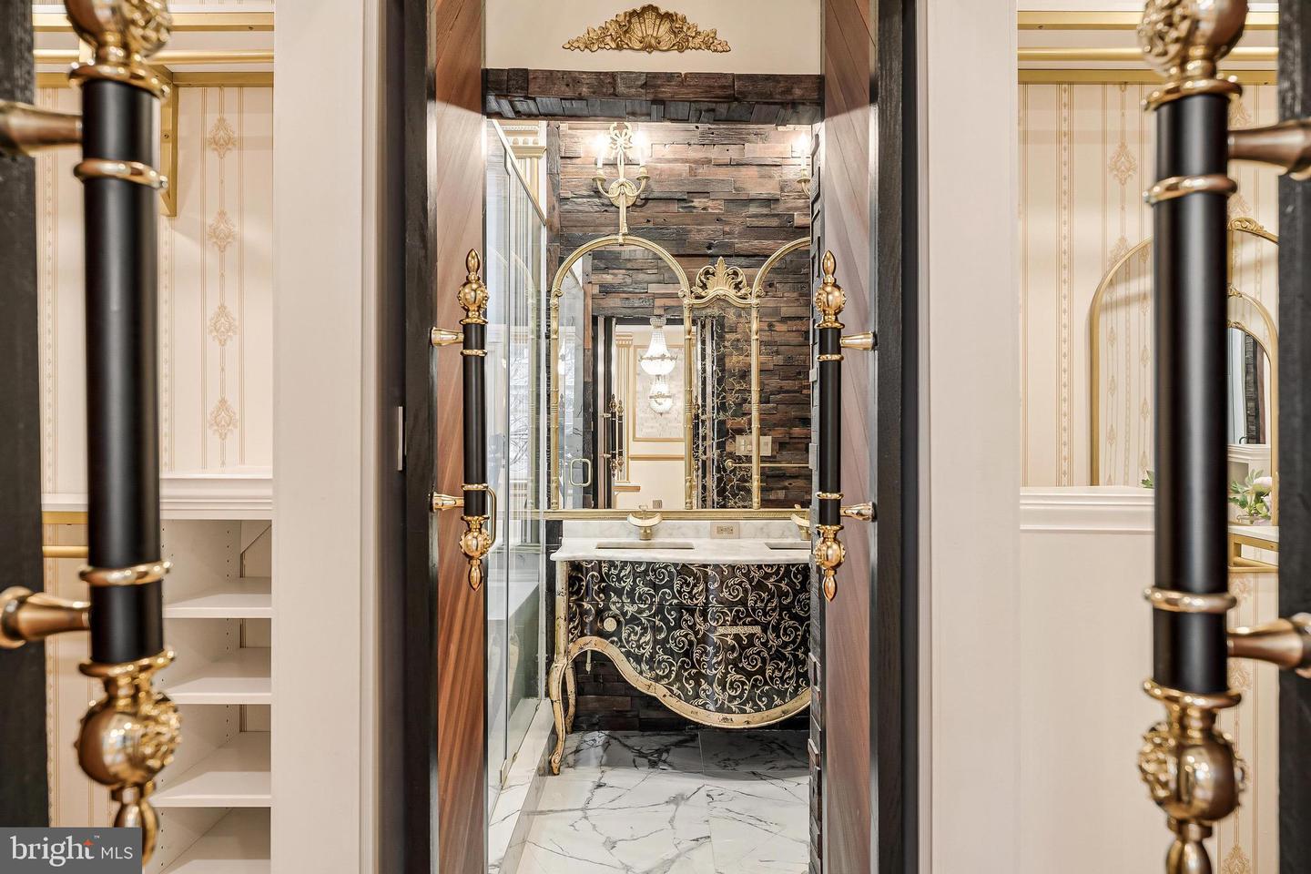 810 PRINCE ST, ALEXANDRIA, Virginia 22314, 6 Bedrooms Bedrooms, ,4 BathroomsBathrooms,Residential,For sale,810 PRINCE ST,VAAX2046252 MLS # VAAX2046252