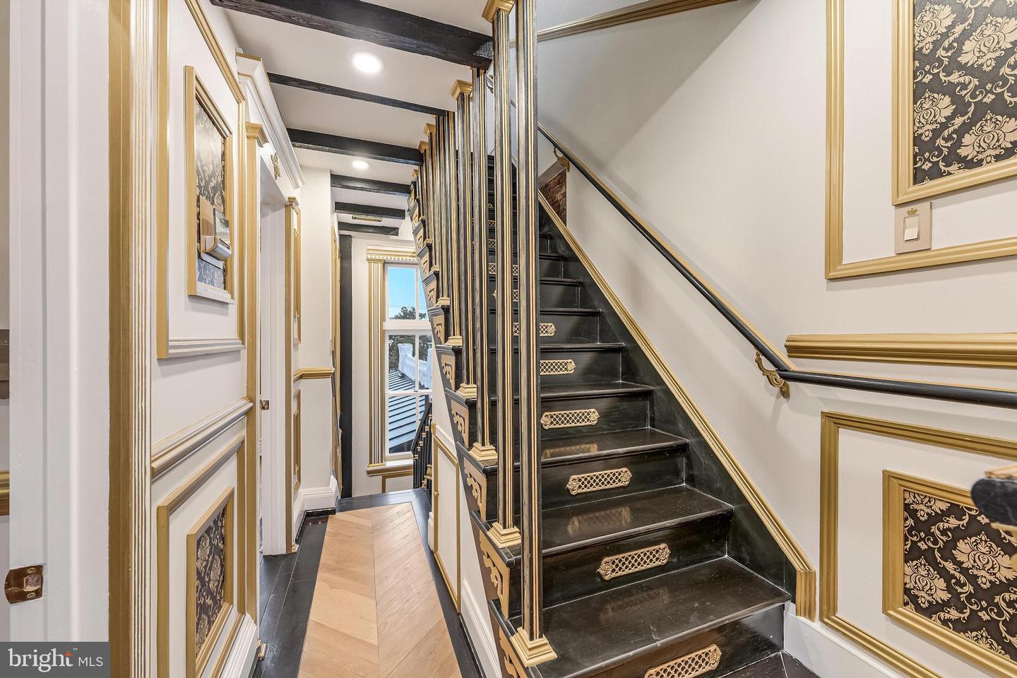 810 PRINCE ST, ALEXANDRIA, Virginia 22314, 6 Bedrooms Bedrooms, ,4 BathroomsBathrooms,Residential,For sale,810 PRINCE ST,VAAX2046252 MLS # VAAX2046252