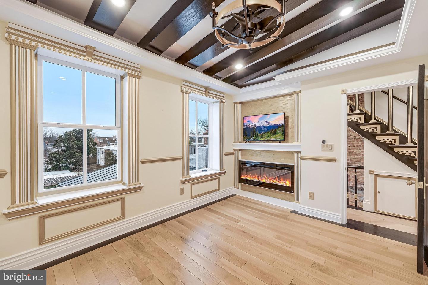 810 PRINCE ST, ALEXANDRIA, Virginia 22314, 6 Bedrooms Bedrooms, ,4 BathroomsBathrooms,Residential,For sale,810 PRINCE ST,VAAX2046252 MLS # VAAX2046252