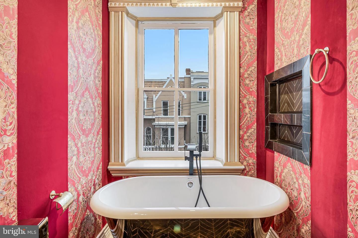 810 PRINCE ST, ALEXANDRIA, Virginia 22314, 6 Bedrooms Bedrooms, ,4 BathroomsBathrooms,Residential,For sale,810 PRINCE ST,VAAX2046252 MLS # VAAX2046252