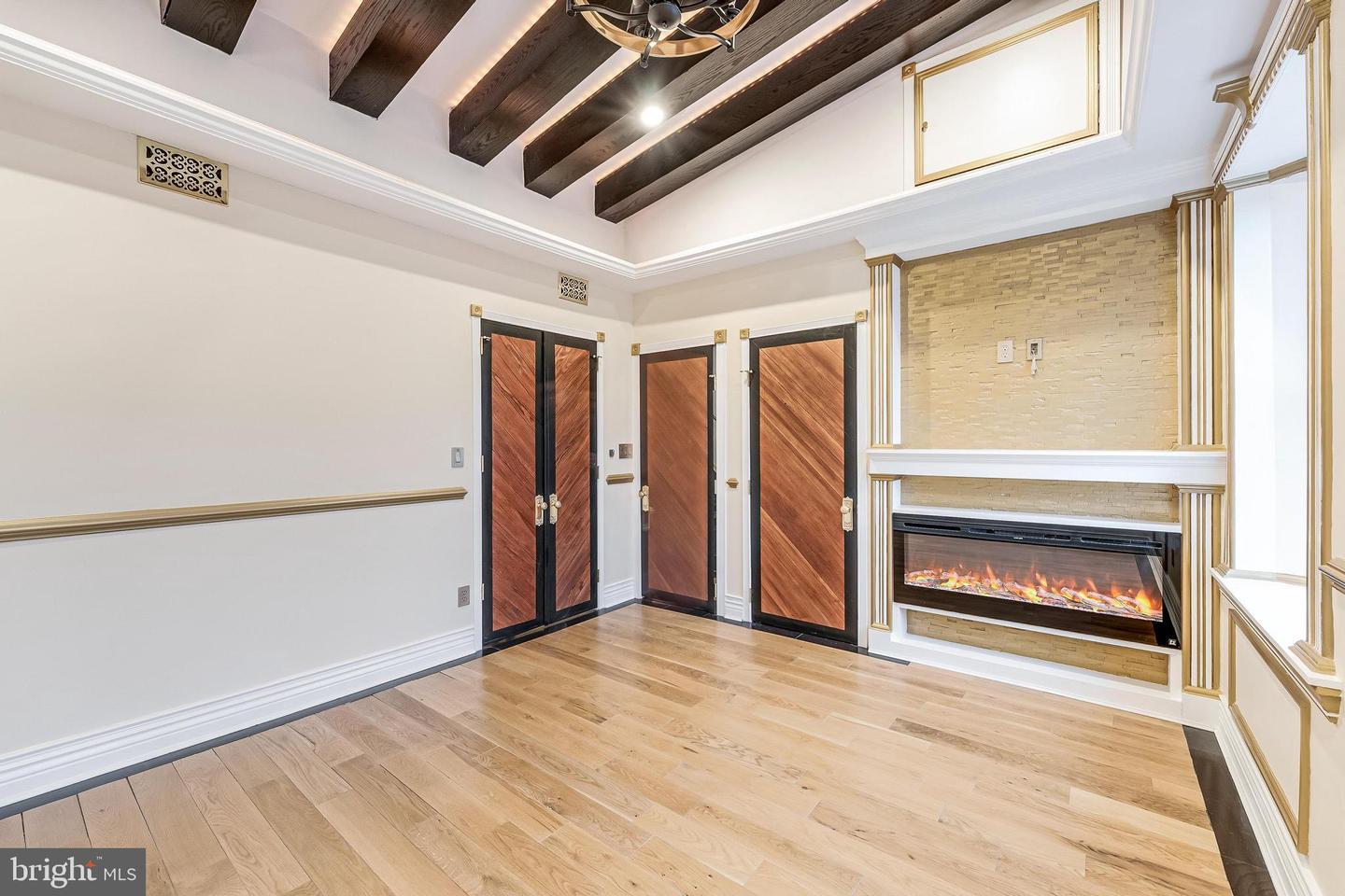 810 PRINCE ST, ALEXANDRIA, Virginia 22314, 6 Bedrooms Bedrooms, ,4 BathroomsBathrooms,Residential,For sale,810 PRINCE ST,VAAX2046252 MLS # VAAX2046252