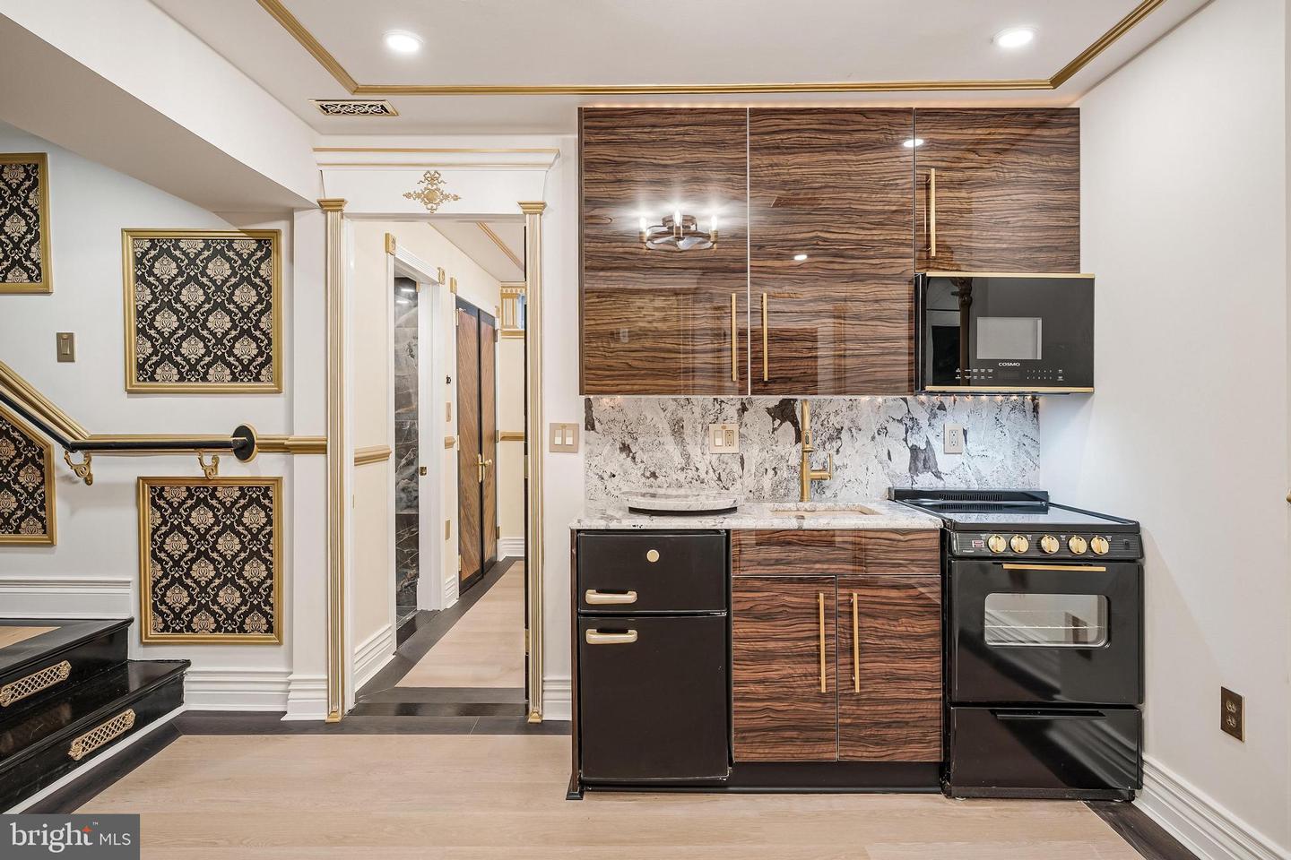 810 PRINCE ST, ALEXANDRIA, Virginia 22314, 6 Bedrooms Bedrooms, ,4 BathroomsBathrooms,Residential,For sale,810 PRINCE ST,VAAX2046252 MLS # VAAX2046252