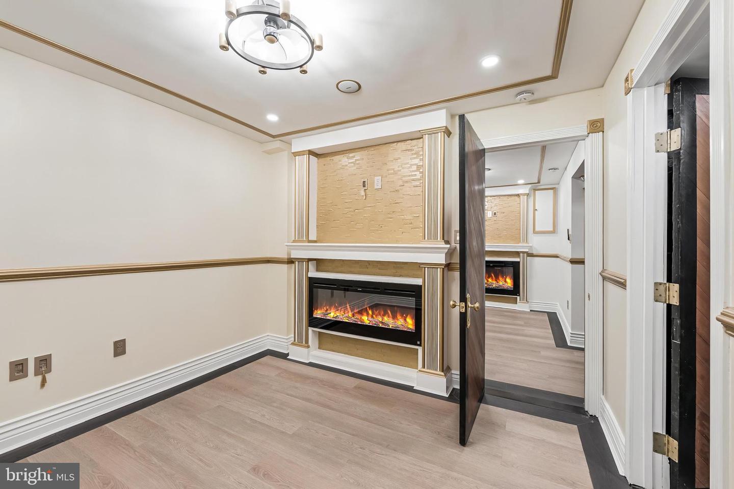 810 PRINCE ST, ALEXANDRIA, Virginia 22314, 6 Bedrooms Bedrooms, ,4 BathroomsBathrooms,Residential,For sale,810 PRINCE ST,VAAX2046252 MLS # VAAX2046252