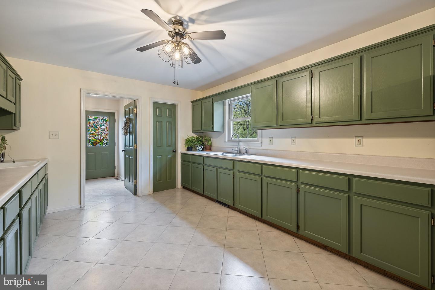 553 MOUNT OF OLIVES TRL, FORT VALLEY, Virginia 22652, 6 Bedrooms Bedrooms, 12 Rooms Rooms,3 BathroomsBathrooms,Residential,For sale,553 MOUNT OF OLIVES TRL,VASH2011692 MLS # VASH2011692