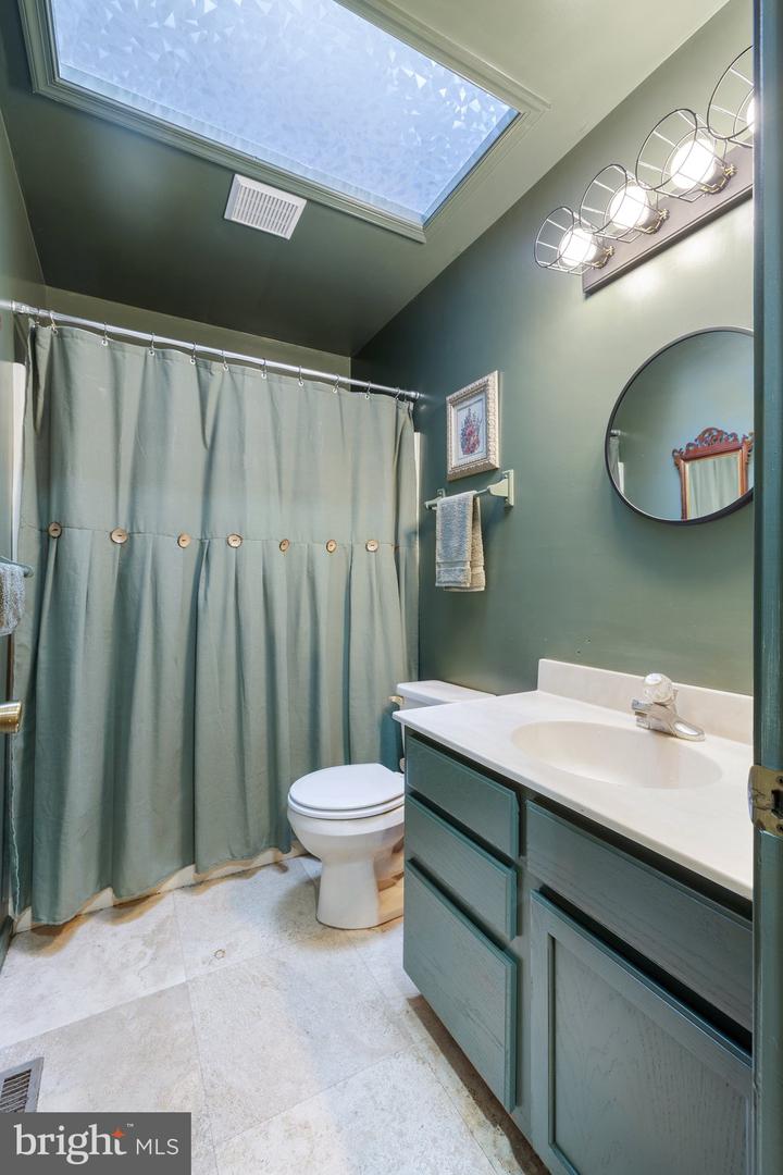 553 MOUNT OF OLIVES TRL, FORT VALLEY, Virginia 22652, 6 Bedrooms Bedrooms, 12 Rooms Rooms,3 BathroomsBathrooms,Residential,For sale,553 MOUNT OF OLIVES TRL,VASH2011692 MLS # VASH2011692