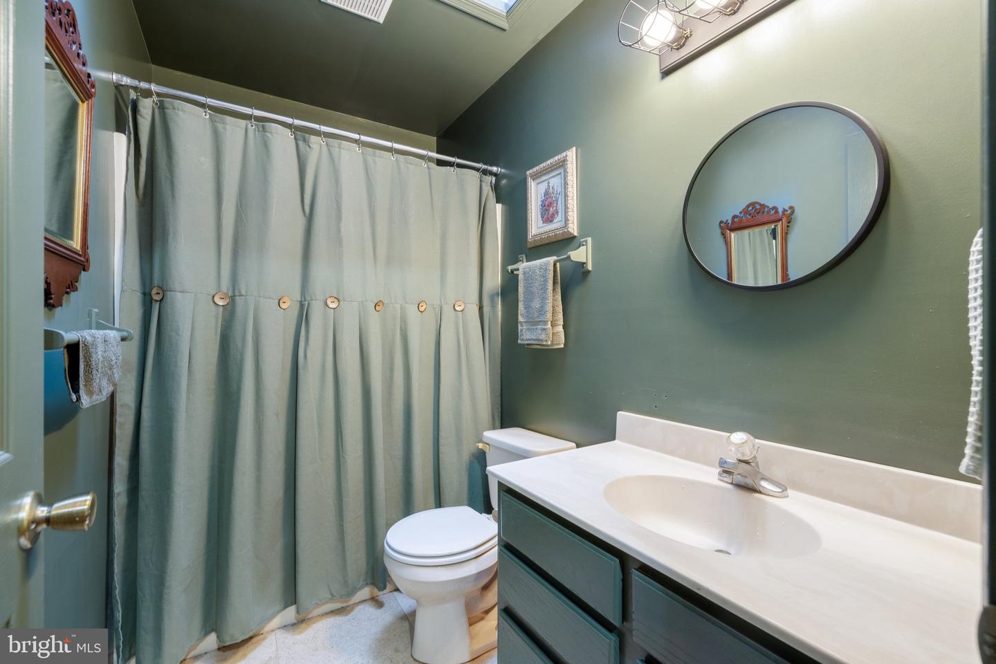 553 MOUNT OF OLIVES TRL, FORT VALLEY, Virginia 22652, 6 Bedrooms Bedrooms, 12 Rooms Rooms,3 BathroomsBathrooms,Residential,For sale,553 MOUNT OF OLIVES TRL,VASH2011692 MLS # VASH2011692