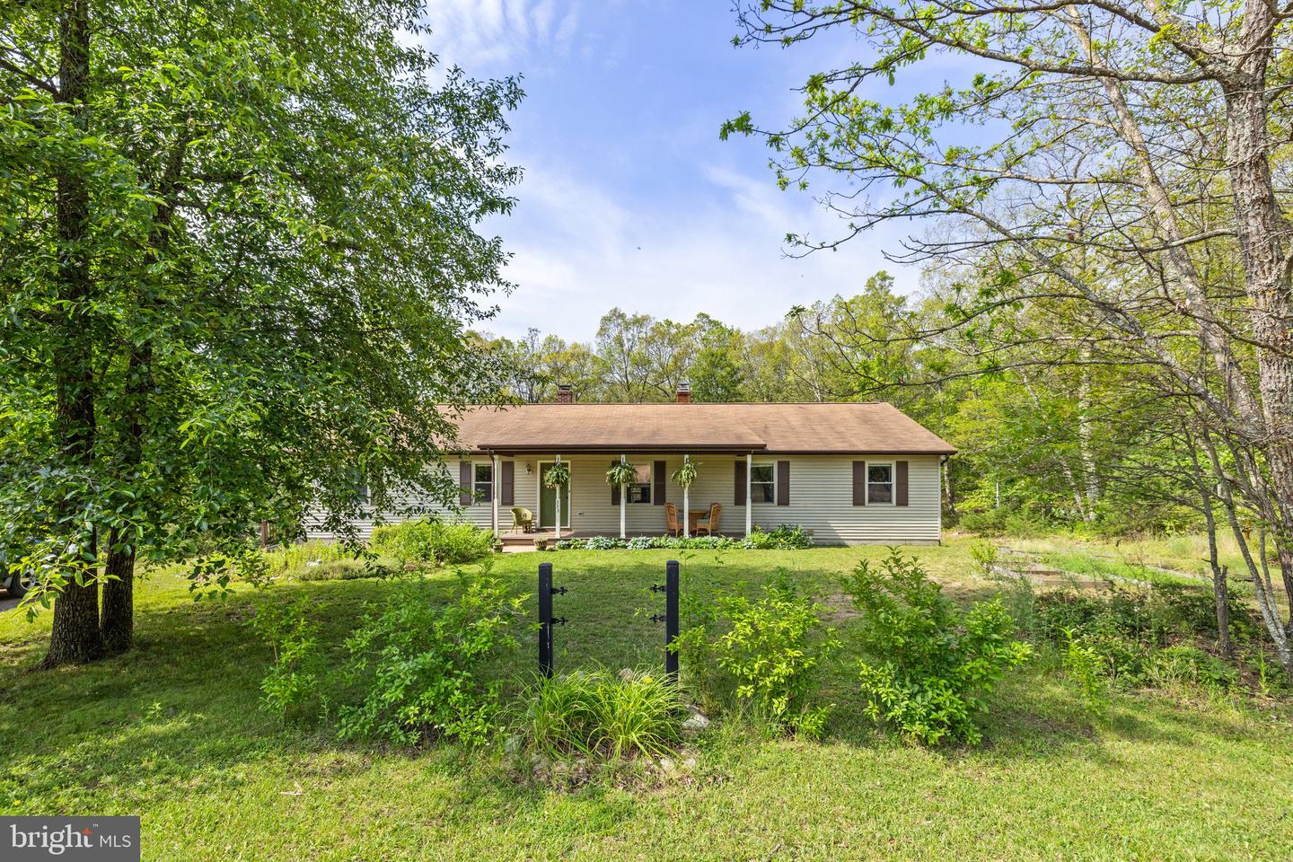 553 MOUNT OF OLIVES TRL, FORT VALLEY, Virginia 22652, 6 Bedrooms Bedrooms, 12 Rooms Rooms,3 BathroomsBathrooms,Residential,For sale,553 MOUNT OF OLIVES TRL,VASH2011692 MLS # VASH2011692