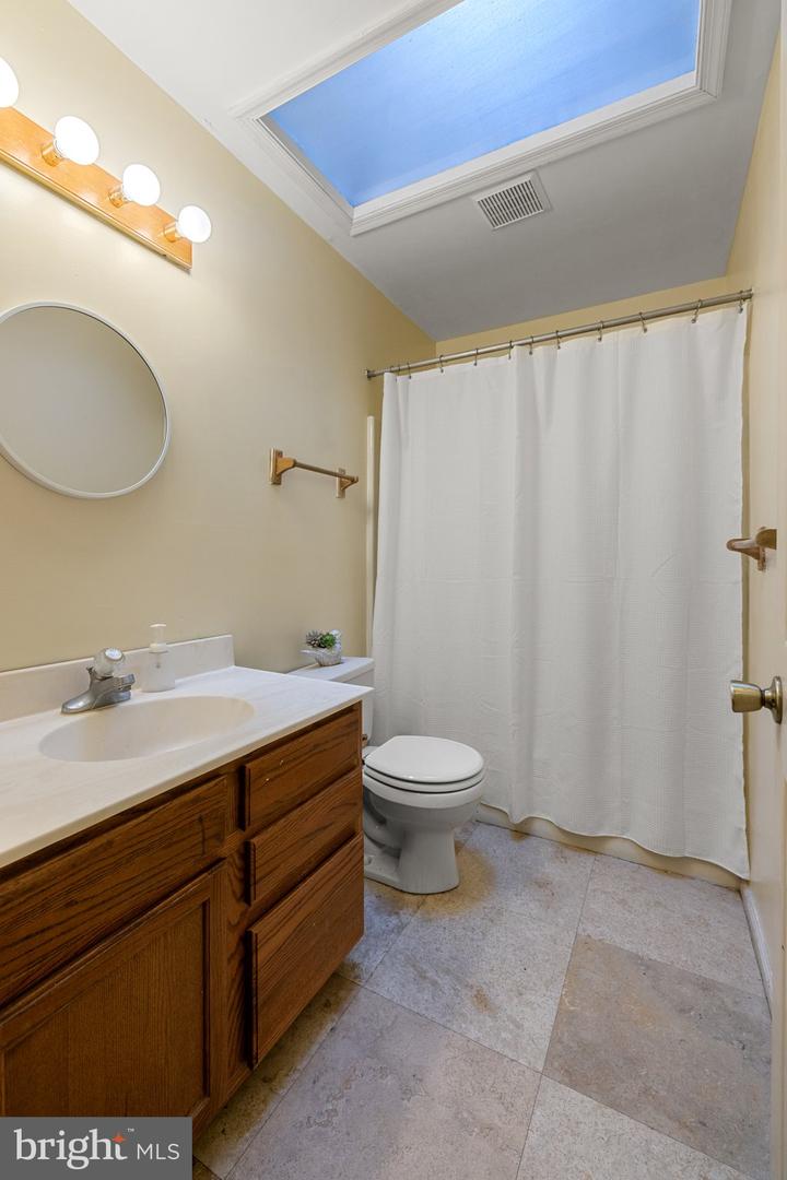 553 MOUNT OF OLIVES TRL, FORT VALLEY, Virginia 22652, 6 Bedrooms Bedrooms, 12 Rooms Rooms,3 BathroomsBathrooms,Residential,For sale,553 MOUNT OF OLIVES TRL,VASH2011692 MLS # VASH2011692