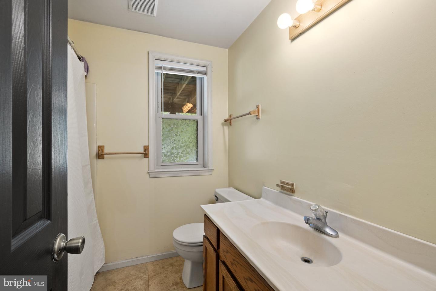553 MOUNT OF OLIVES TRL, FORT VALLEY, Virginia 22652, 6 Bedrooms Bedrooms, 12 Rooms Rooms,3 BathroomsBathrooms,Residential,For sale,553 MOUNT OF OLIVES TRL,VASH2011692 MLS # VASH2011692