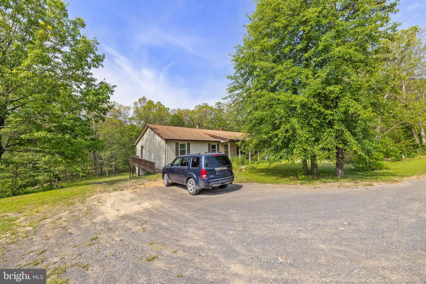 553 MOUNT OF OLIVES TRL, FORT VALLEY, Virginia 22652, 6 Bedrooms Bedrooms, 12 Rooms Rooms,3 BathroomsBathrooms,Residential,For sale,553 MOUNT OF OLIVES TRL,VASH2011692 MLS # VASH2011692