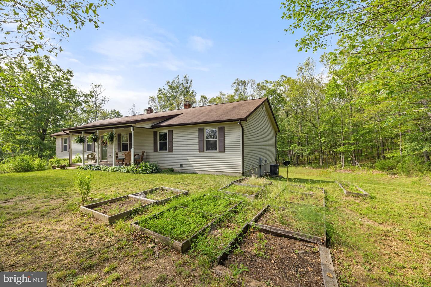 553 MOUNT OF OLIVES TRL, FORT VALLEY, Virginia 22652, 6 Bedrooms Bedrooms, 12 Rooms Rooms,3 BathroomsBathrooms,Residential,For sale,553 MOUNT OF OLIVES TRL,VASH2011692 MLS # VASH2011692