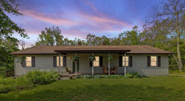 553 MOUNT OF OLIVES TRL, FORT VALLEY, Virginia 22652, 6 Bedrooms Bedrooms, 12 Rooms Rooms,3 BathroomsBathrooms,Residential,For sale,553 MOUNT OF OLIVES TRL,VASH2011692 MLS # VASH2011692