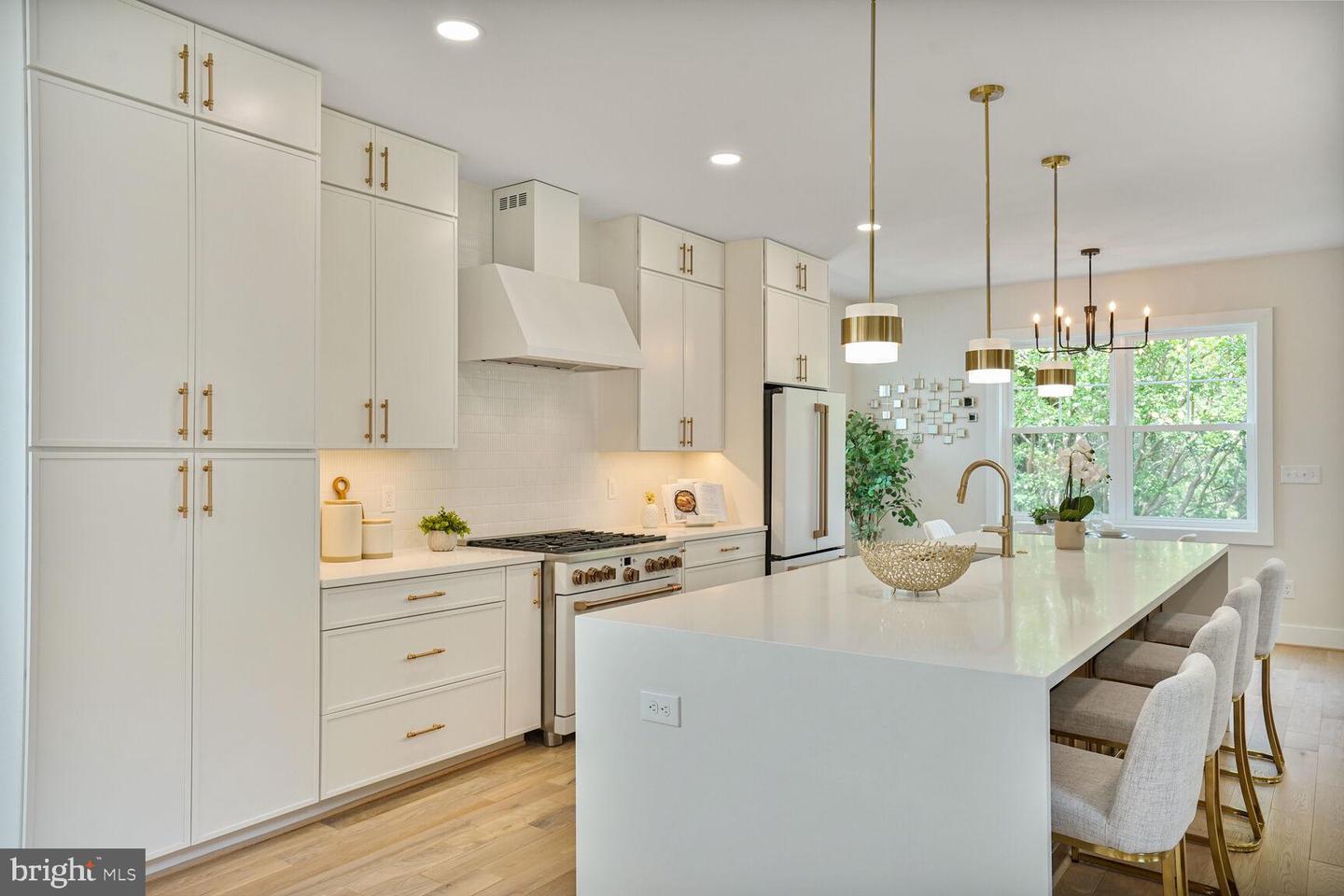 423 N CLEVELAND ST, ARLINGTON, Virginia 22201, 6 Bedrooms Bedrooms, ,5 BathroomsBathrooms,Residential,For sale,423 N CLEVELAND ST,VAAR2059072 MLS # VAAR2059072